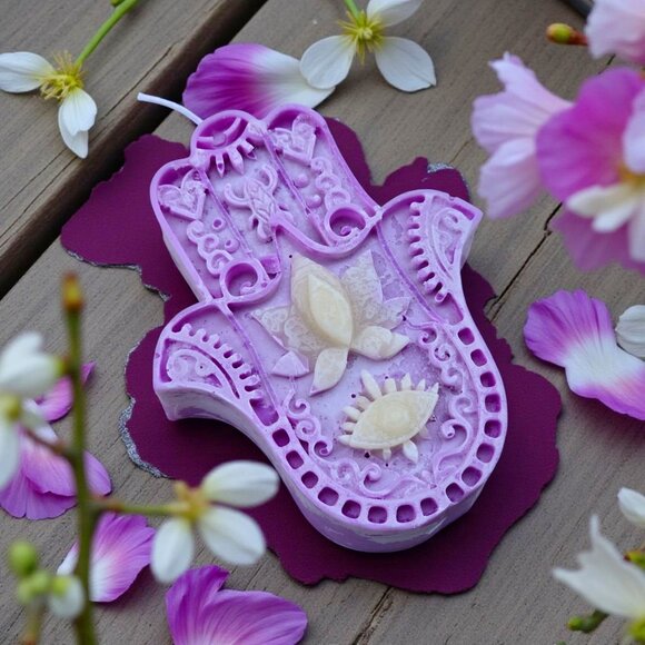 Handmade ✦ Hamsa Hand Candle ✦ Vanilla Brandy Soy Wax Purple Lotus Eye Design - Picture 8 of 8